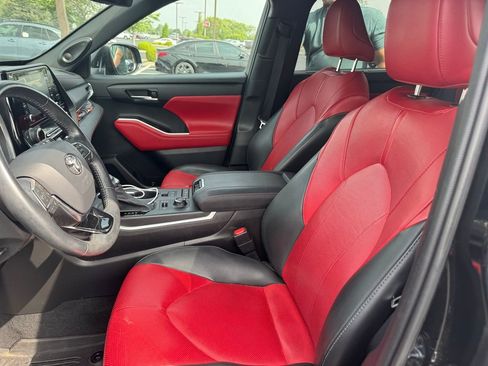 Used 2021 Toyota Highlander XSE AWD/4WD image 7