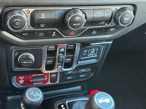 Used 2025 Jeep Wrangler Unlimited Sport S 4xe AWD/4WD image 23