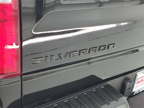 Used 2021 Chevrolet Silverado 1500 LT Trail Boss w/ LT Trail Boss Premium Package image 8