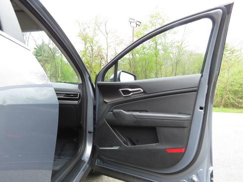 Used 2023 Kia Sportage EX FWD image 12