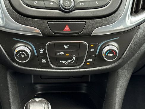 Used 2021 Chevrolet Equinox LT FWD image 21