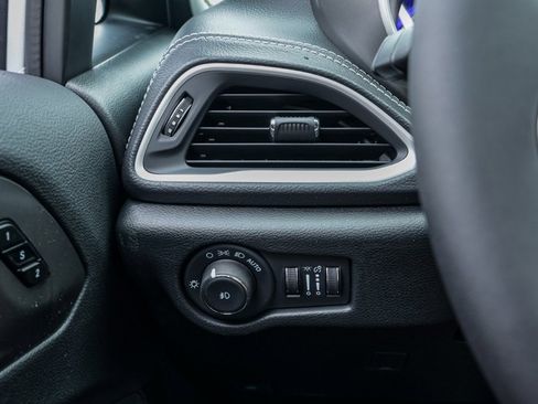 New 2026 Chrysler Pacifica Select image 30