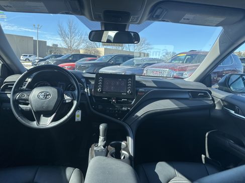 Used 2024 Toyota Camry SE image 17