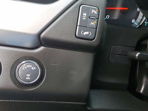 Used 2018 Chevrolet Tahoe LT image 27