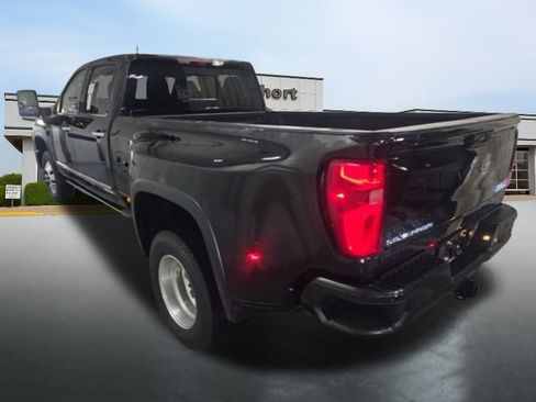 Used 2024 Chevrolet Silverado 3500 High Country w/ High Country Premium Package image 4