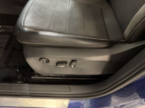Certified 2023 Volkswagen Taos SE w/ Panoramic Sunroof Package FWD image 16