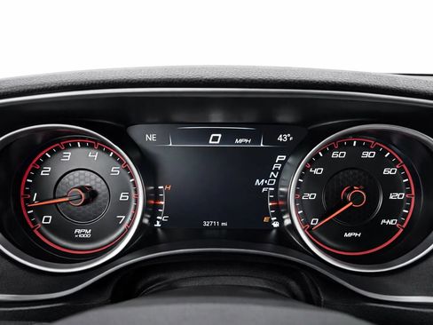 Used 2019 Dodge Charger SXT image 13