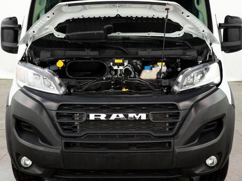 Used 2025 RAM ProMaster 2500 w/ Convenience Group FWD image 3
