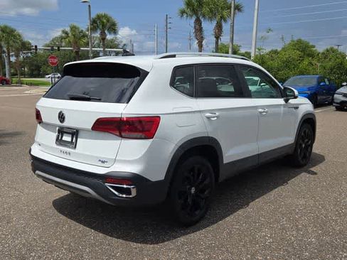 Used 2022 Volkswagen Taos SE FWD image 8