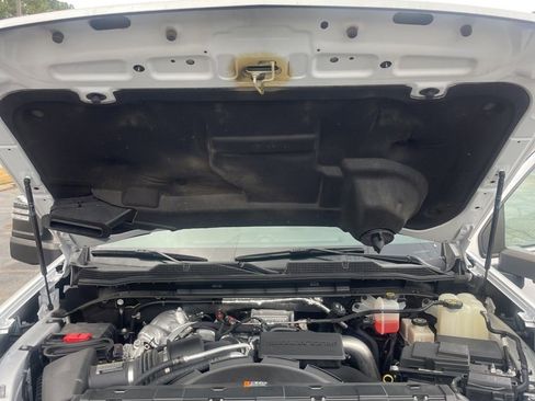 Used 2022 Chevrolet Silverado 2500 High Country w/ Z71 Off-Road Package image 18