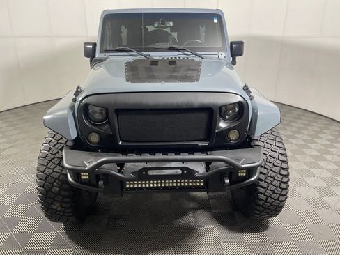 Used 2015 Jeep Wrangler Unlimited Sahara w/ Connectivity Group AWD/4WD image 3