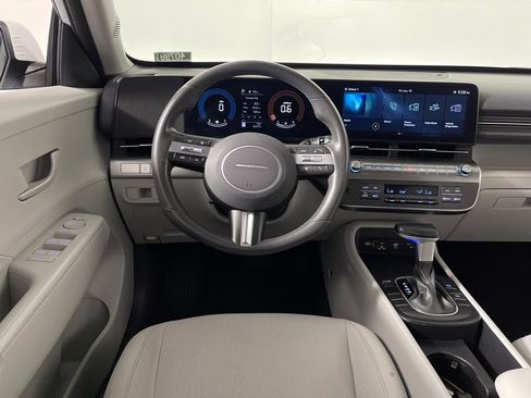 Certified 2025 Hyundai Kona SEL FWD image 15