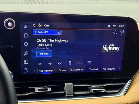 Used 2025 Chevrolet Equinox ACTIV w/ Safety and Technology Package AWD/4WD image 17