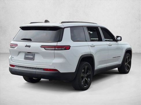 Used 2023 Jeep Grand Cherokee L Laredo RWD image 6