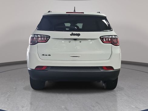 Used 2026 Jeep Compass Latitude AWD/4WD image 6