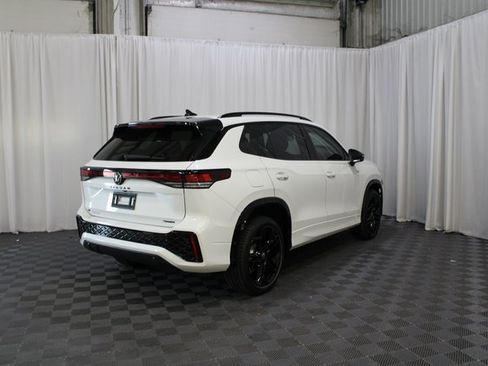 New 2025 Volkswagen Tiguan SE R-Line image 23