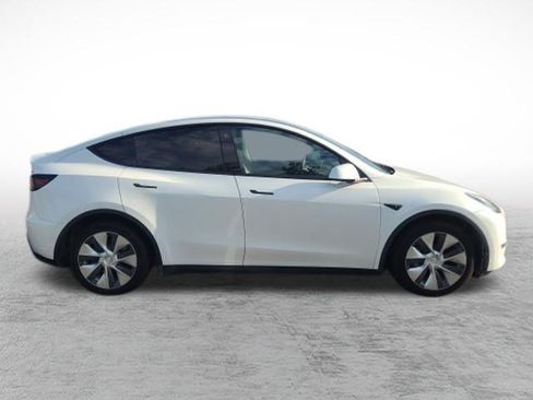 Used 2022 Tesla Model Y Long Range AWD/4WD image 4