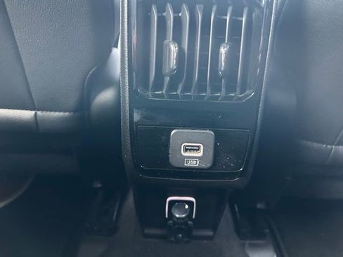 Used 2024 Jeep Compass Latitude image 24