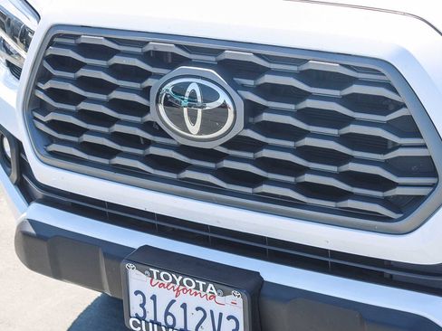 Certified 2023 Toyota Tacoma TRD Off-Road image 6