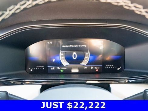 New 2025 Volkswagen Taos S image 18