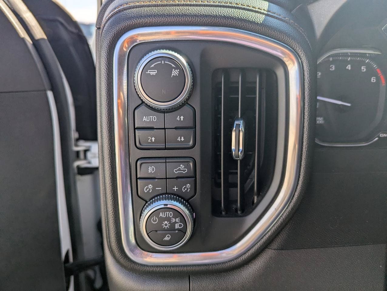 Used 2019 GMC Sierra 1500 AT4 AWD/4WD image 17