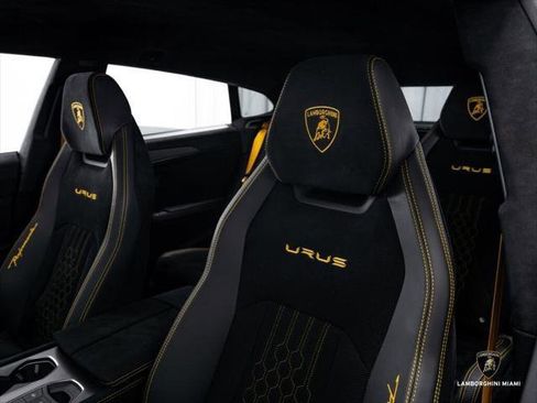 Used 2024 Lamborghini Urus Performante AWD/4WD image 44