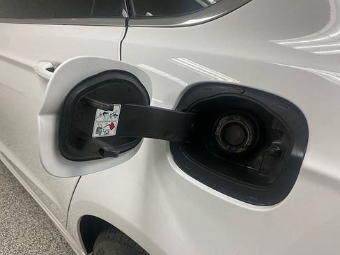 Used 2020 Ford Fusion SE image 13