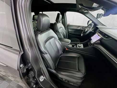 Used 2024 Jeep Grand Cherokee L Limited w/ Luxury Tech Group II image 34