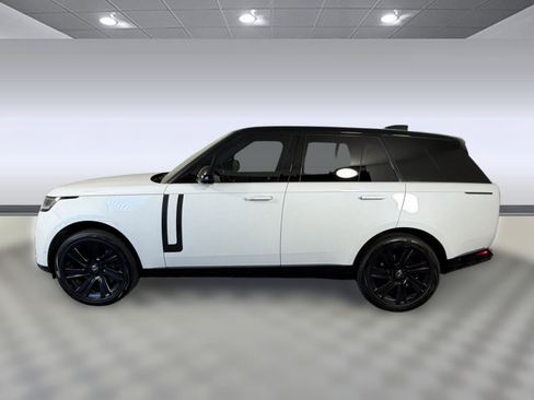 Used 2023 Land Rover Range Rover SE AWD/4WD image 2