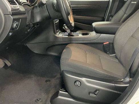 Used 2021 Jeep Grand Cherokee Freedom Edition image 13