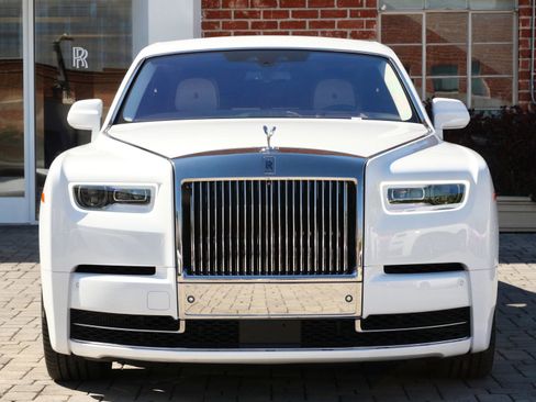 Used 2018 Rolls-Royce Phantom Sedan image 5