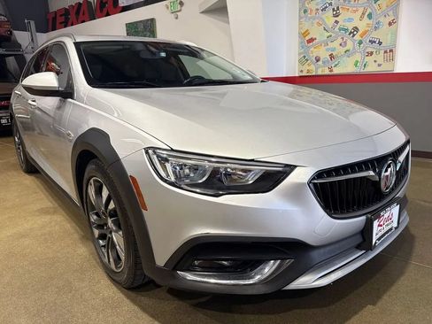 Used 2018 Buick Regal Essence w/ Sights and Sounds Package AWD/4WD image 58