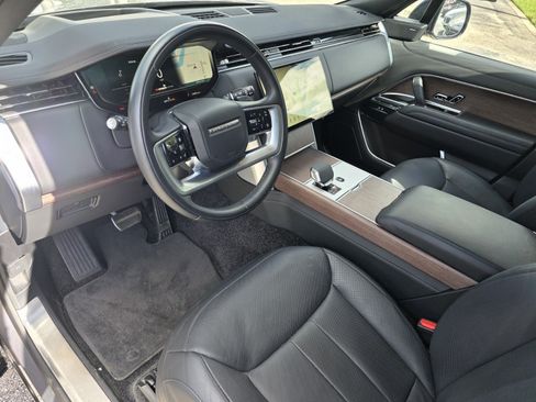 Certified 2024 Land Rover Range Rover SE AWD/4WD image 11