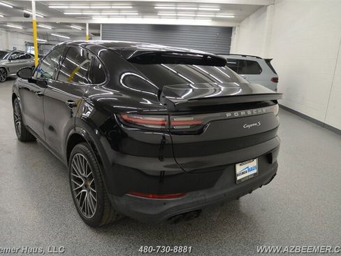 Used 2021 Porsche Cayenne S image 11