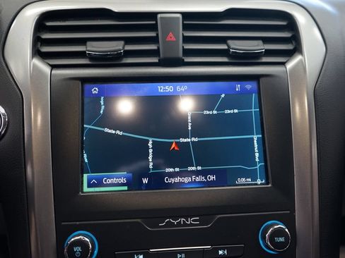 Used 2020 Ford Fusion SE FWD image 8