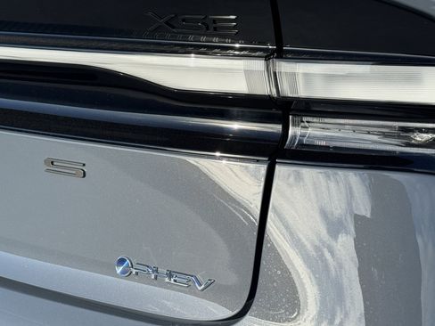 New 2026 Toyota Prius Plug-In Hybrid FWD image 14