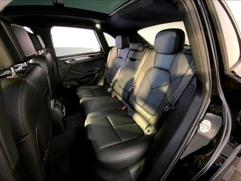 Certified 2021 Porsche Macan S AWD/4WD image 24