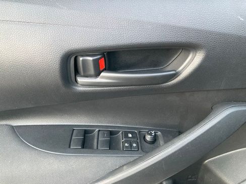 Used 2025 Toyota Corolla LE FWD image 13