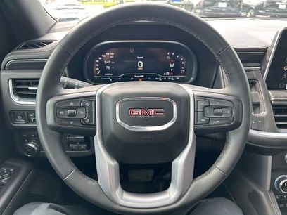 Used 2023 GMC Yukon SLT w/ SLT Premium Package