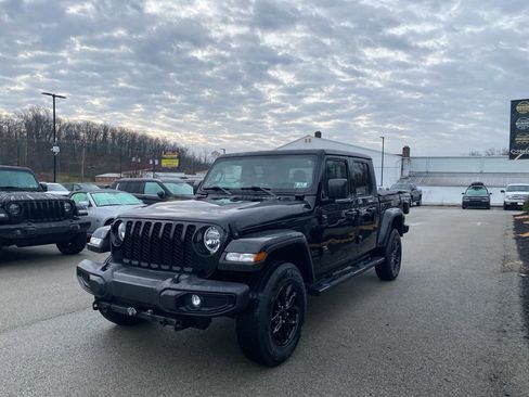 Certified 2022 Jeep Gladiator Sport image 5