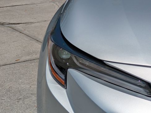 Used 2025 Toyota Corolla LE FWD image 9