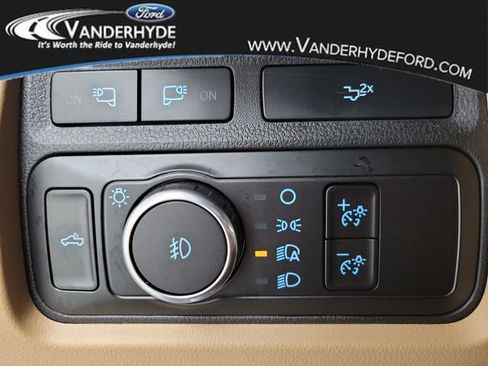 Used 2023 Ford F250 Lariat w/ Chrome Package image 24