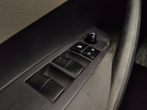 Used 2020 Toyota Corolla LE image 27