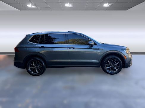 Used 2023 Volkswagen Tiguan SE image 8