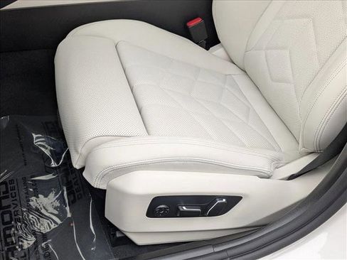 New 2026 BMW 530i xDrive w/ Premium Package image 4