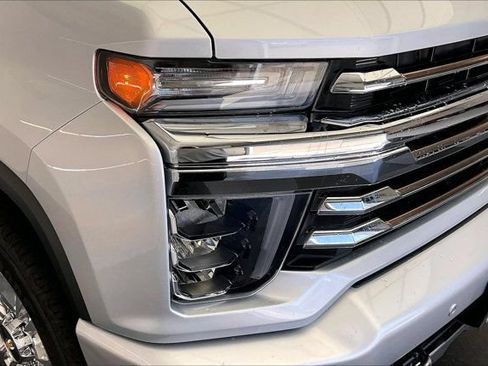 Used 2021 Chevrolet Silverado 2500 High Country w/ Z71 Off-Road Package AWD/4WD image 28