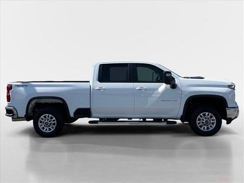 Used 2025 Chevrolet Silverado 2500 LT w/ Convenience Package AWD/4WD image 7