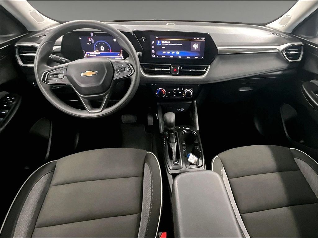 Used 2025 Chevrolet TrailBlazer LT AWD/4WD image 21