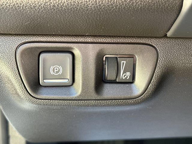 Certified 2022 GMC Acadia AT4 AWD/4WD image 30