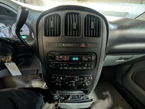 Used 2007 Dodge Grand Caravan SXT FWD image 35
